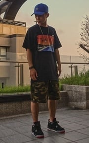 低頭思故鄉