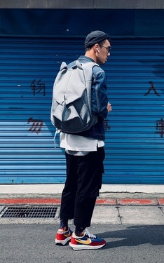 要嘛低調要嘛搞怪