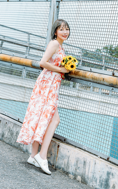 棉麻印花連衣裙+小白鞋