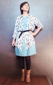 牛仔連身裙+長版襯衫+短靴