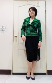 綠色格子外套+黑色假二件內搭褲