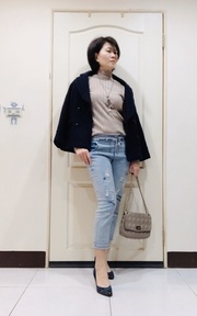 外套用披的+卡其針織+深藍短毛呢外套+深牛牛仔褲