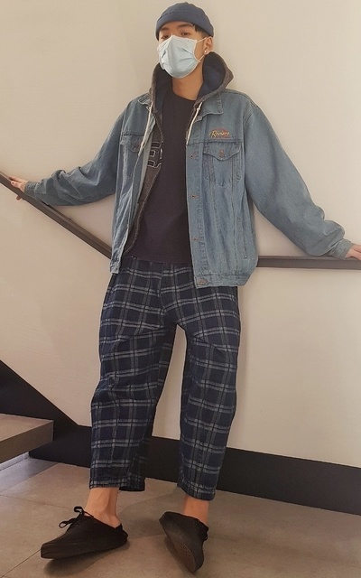 藍藍的