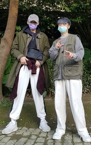 雙人 綠色背景配綠色單品