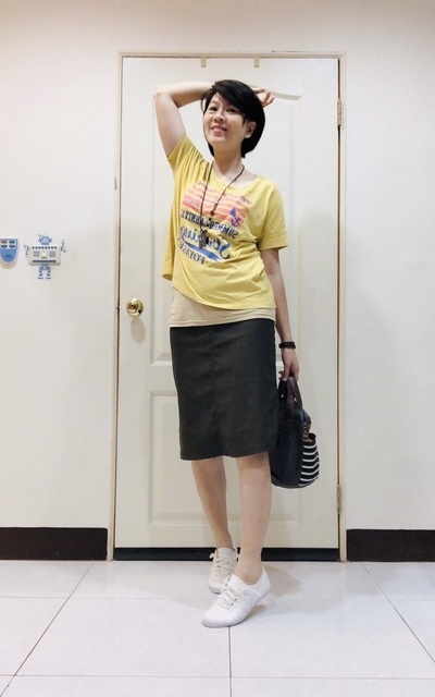 土黃和軍綠的休閒