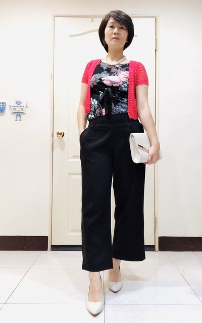 花背心+桃紅針織+寬褲