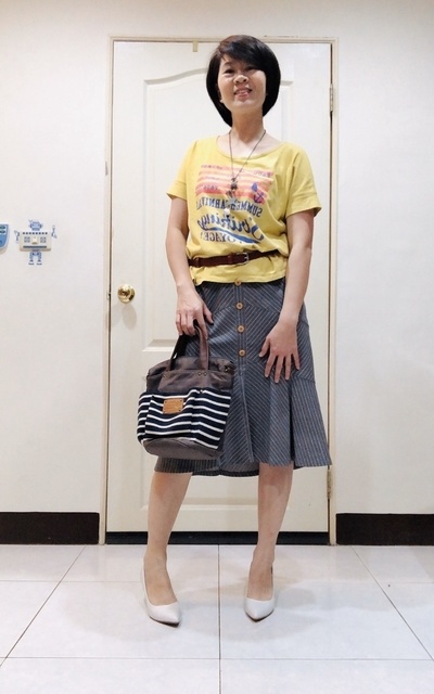 黃T+灰裙