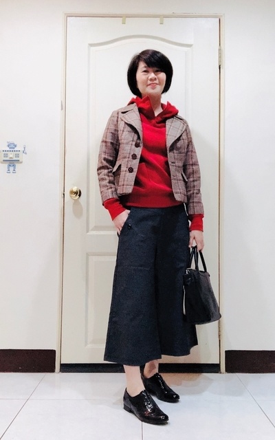 紅+暗灰寬褲