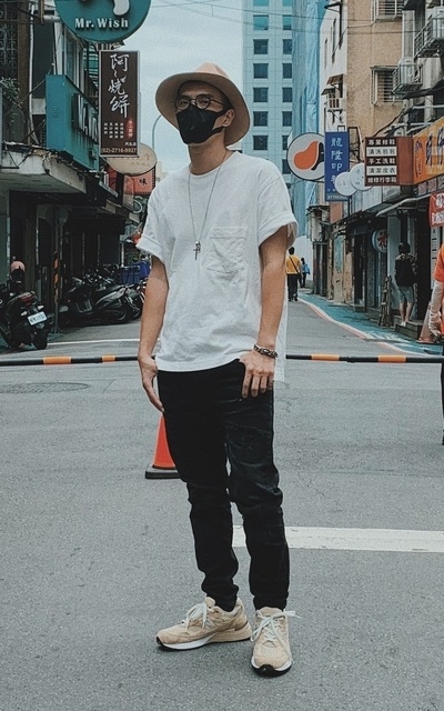 六月