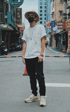 六月