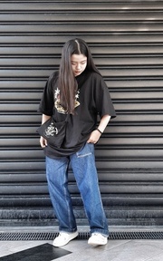 古著T-shirt & 日系牛仔寬褲 & 古著復古斜包