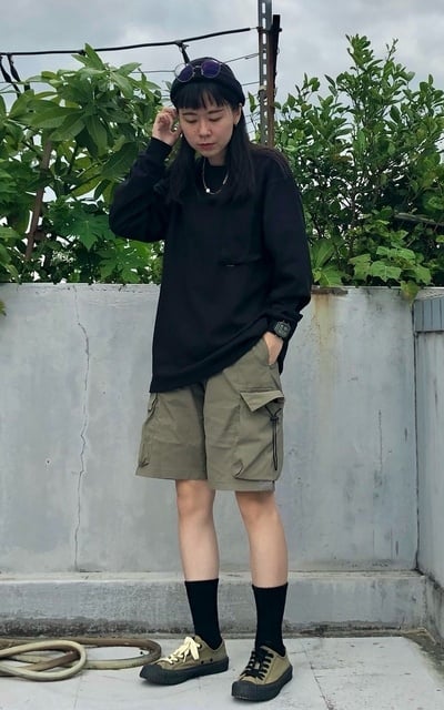 綠黑?
