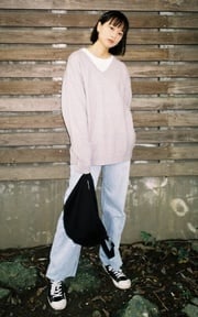 底片/牛仔褲/灰毛衣