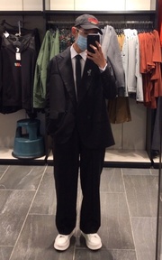 BALENCIAGA 帽的穿搭