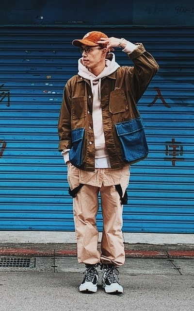 吊帶褲也可以放下來穿