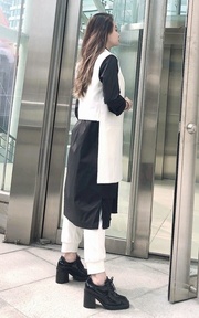 黑與白線條切割