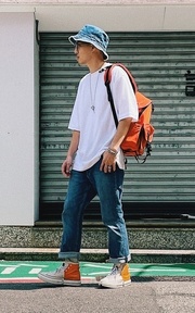 不自由中的自由