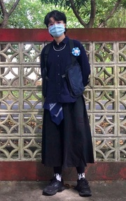 以藍色為主色調做些層次搭配