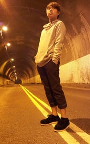 隧道夜晚心荒荒穿搭