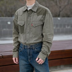 LEVI'S 的 淺草綠襯衫