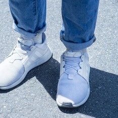 ADIDAS 的 慢跑鞋