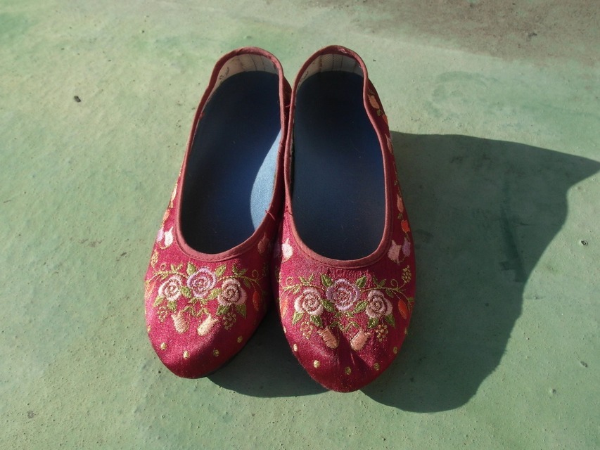 奶奶留下的繡花鞋 的 繡花鞋
