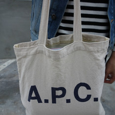 APC 的 帆布袋