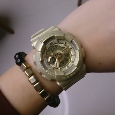 CASIO 的 金色手錶