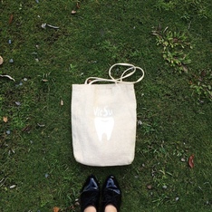 FROM A FRIEND 的 TOTE BAG