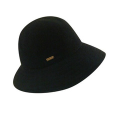 KANGOL 的 BUCKET HAT
