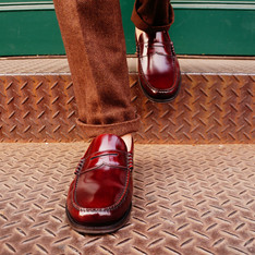  LOAKE 的 酒紅LOAFER