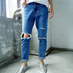 SELECT HOMMIE 的 RIPPED JEANS