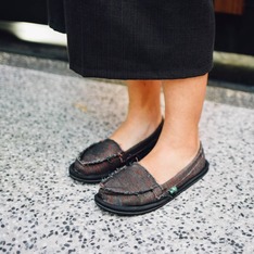 SANUK 的 懶人鞋