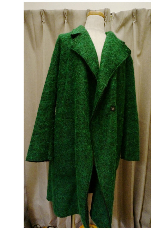 ONCE UPON A TIME 的 罕見鮮綠大衣