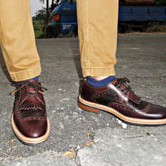 CLARKS 的 休閒皮鞋