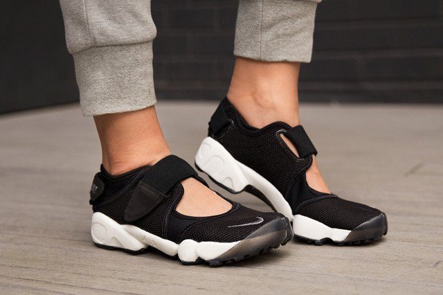 nike wmns air rift