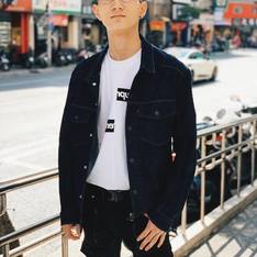 SUPREME 的 T-SHIRT